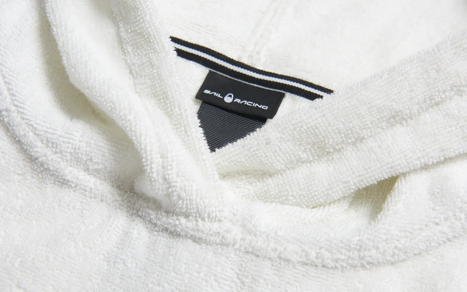 bowman_poncho_2-3.webp BOWMAN PONCHO