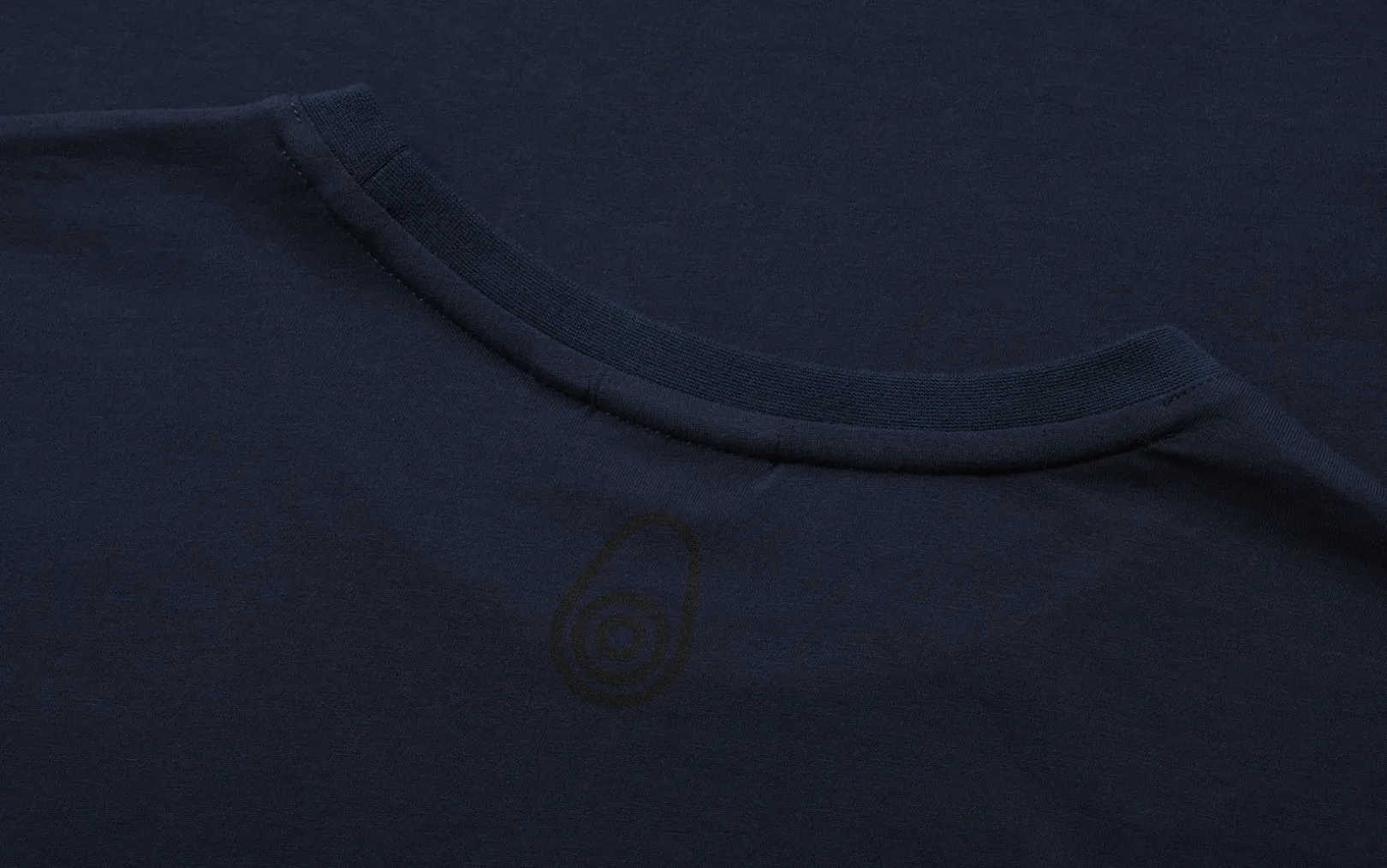 bowman_tee_3-4.webp BOWMAN TEE