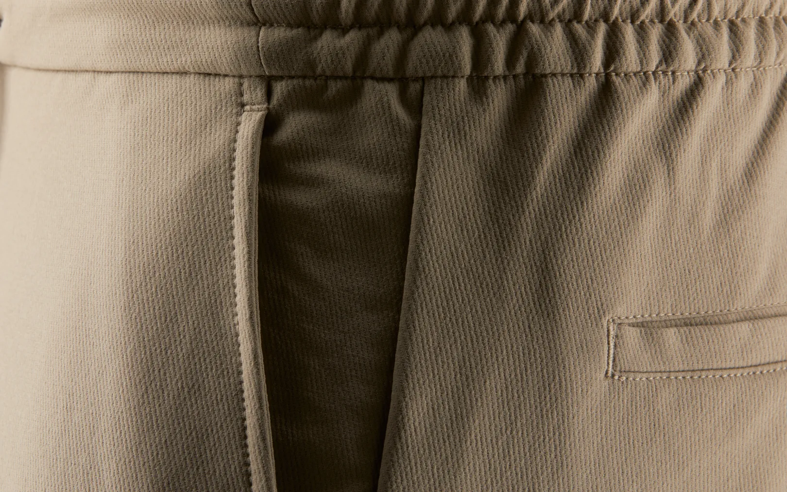 race_jogger_shorts_3-3.webp RACE JOGGER SHORTS