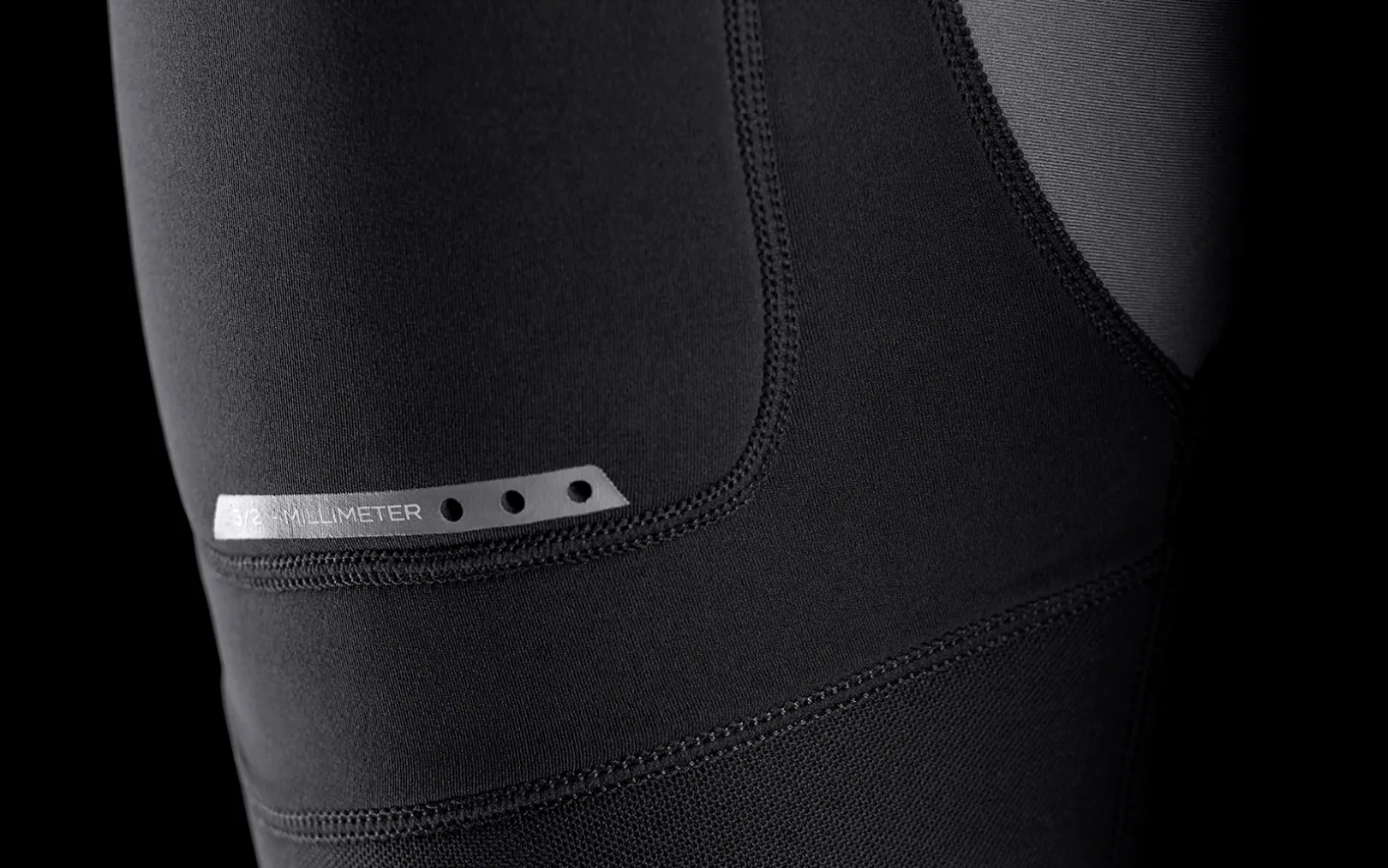 reference_neo_skiff_suit_5.webp REFERENCE NEO SKIFF SUIT