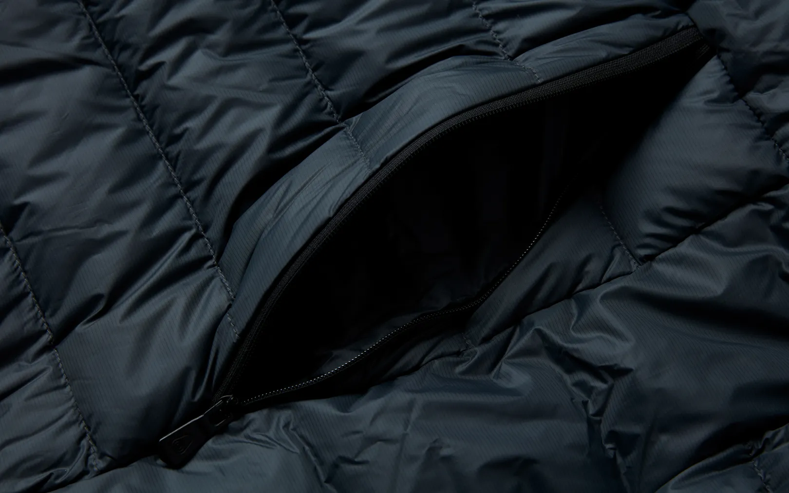 spray_down_jacket_4-1.webp SPRAY DOWN JACKET