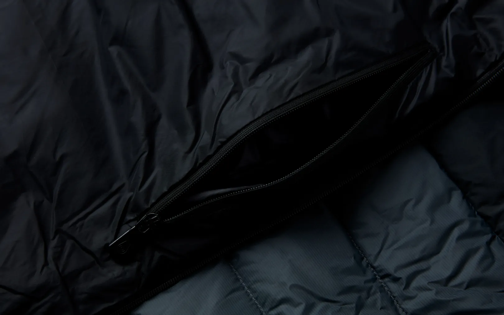 spray_down_jacket_5-1.webp SPRAY DOWN JACKET
