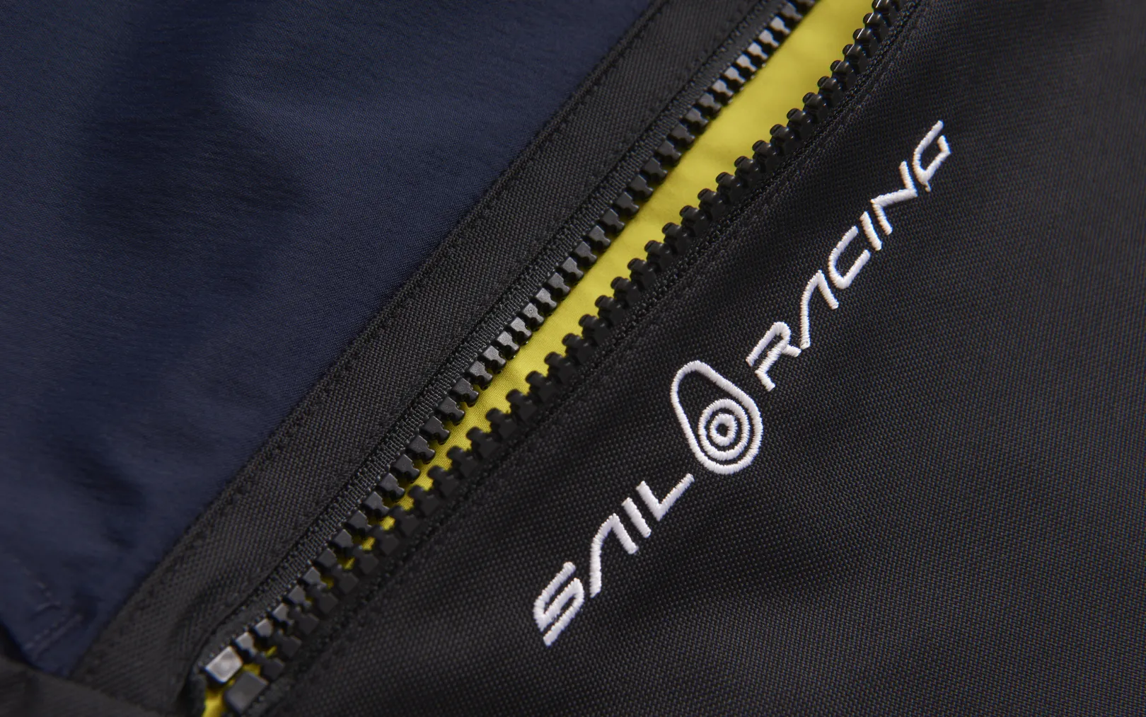 spray_tech_shorts_2-2.webp SPRAY TECH SHORTS