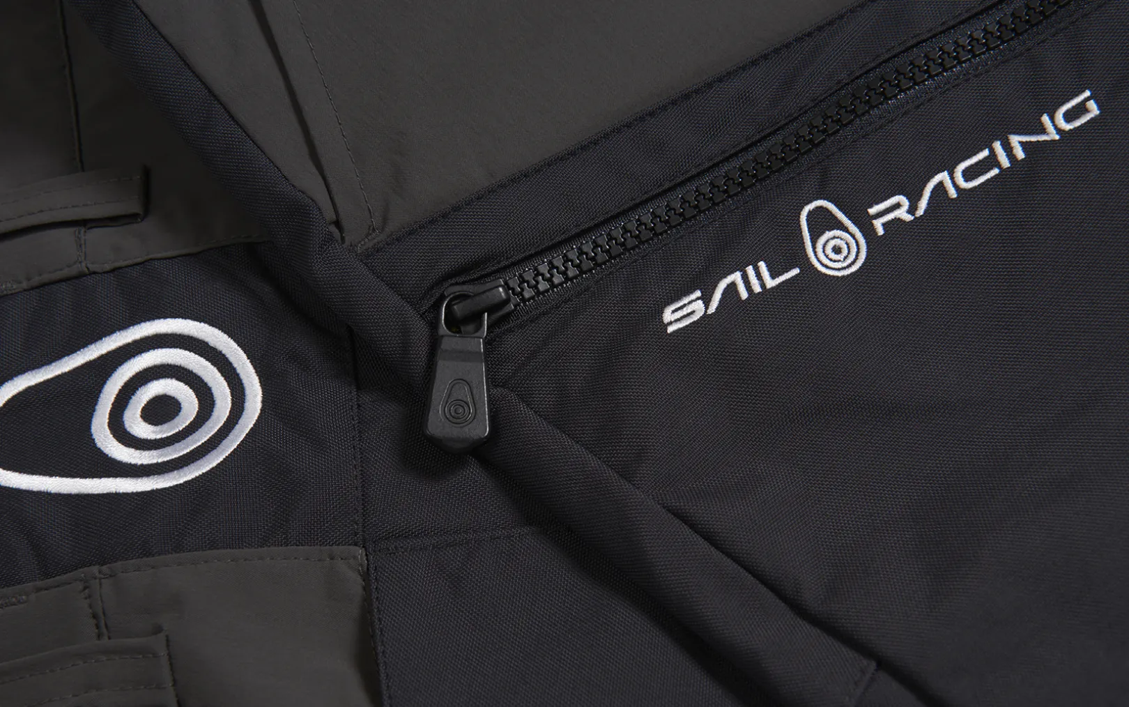 spray_tech_shorts_3-1.webp SPRAY TECH SHORTS