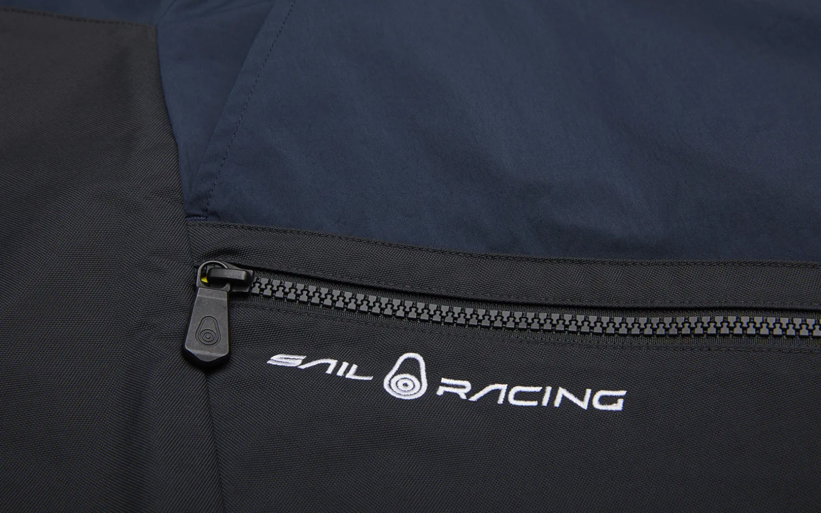 spray_tech_shorts_4-2.webp SPRAY TECH SHORTS