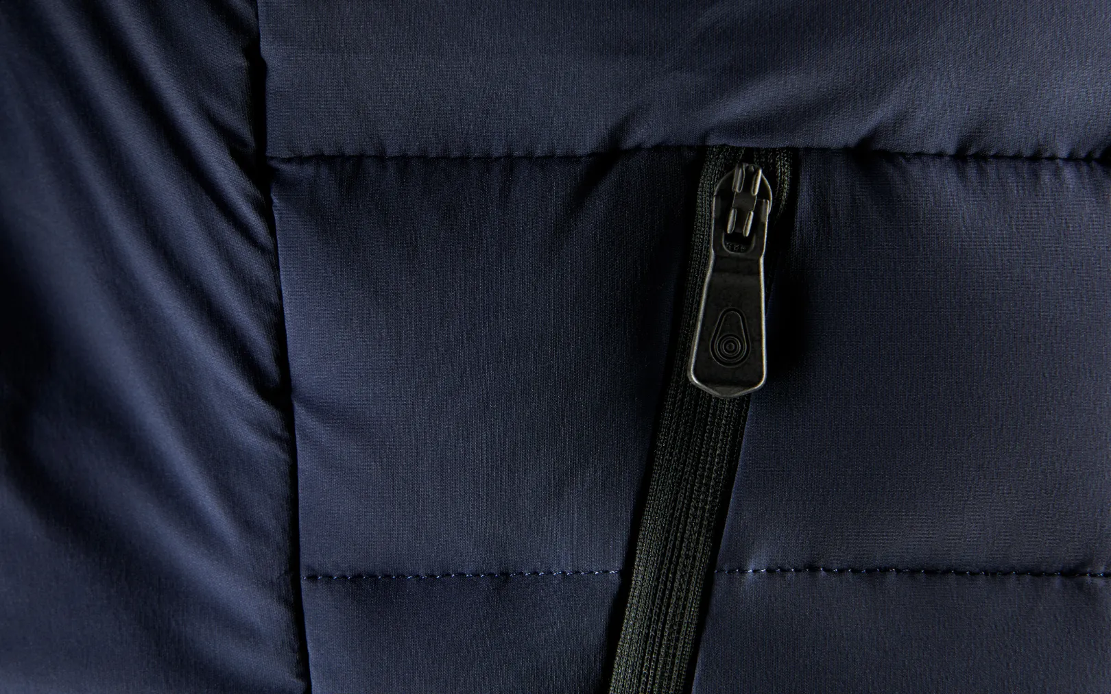 sr_down_vest_3.webp SR DOWN VEST